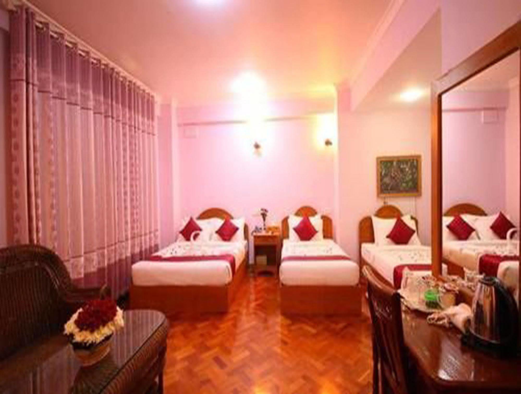 Hotel United Μανταλέι Εξωτερικό φωτογραφία